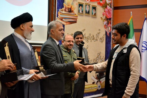 تجلیل از افتخارآفرینان کنکور