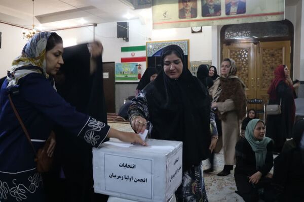 انتخابات انجمن اولیا و مربیان دبیرستان جلیل مرشدیان ناحیه ۷