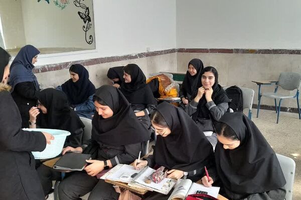 مراسم عزاداری شهادت حضرت فاطمه(س) در دبیرستان پویش دماوند 