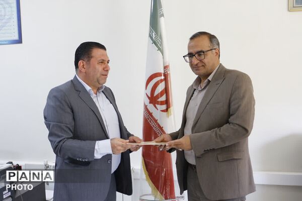 تقدیر فرماندار فیروزکوه از کارکنان تأمین اجتماعی و بهزیستی به مناسبت هفته تأمین اجتماعی
