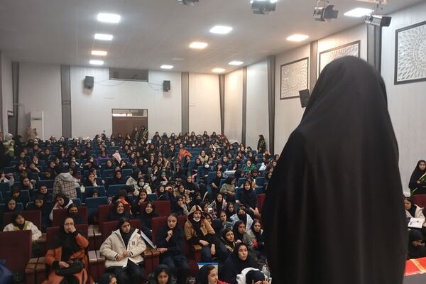جشن میلاد حضرت زهرا(س) و روز مادر دبیرستان ریحانه النبی باقرشهر 