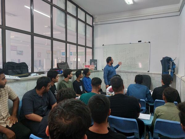بازدید از مرکز فنی‌وحرفه‌ای حاجی‌آباد