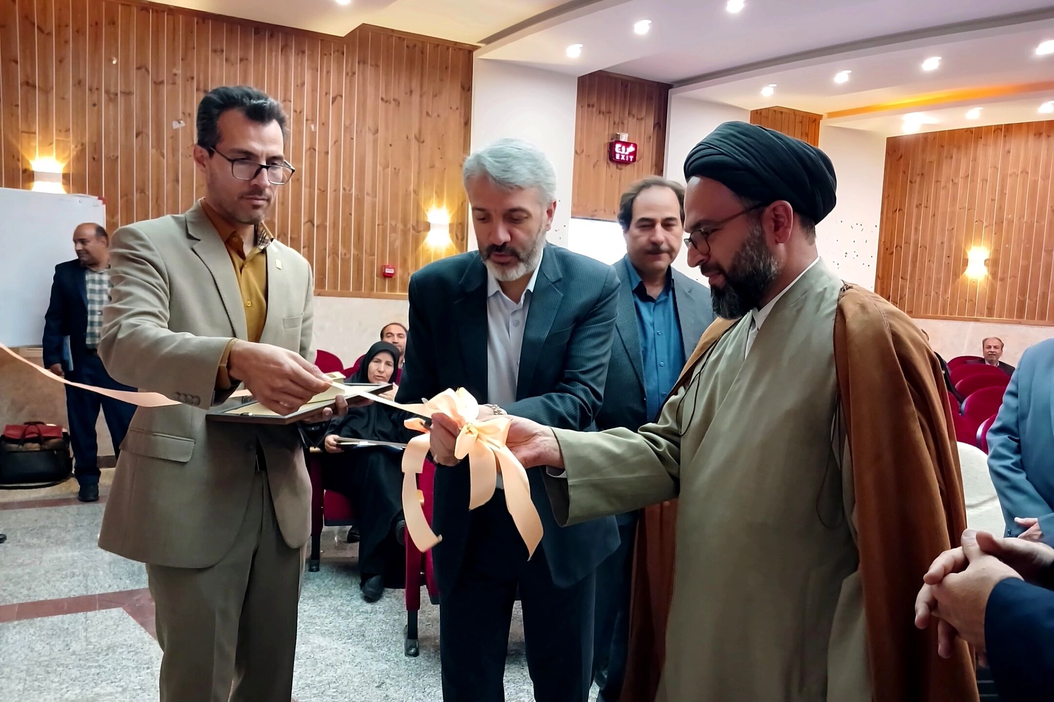 تجلیل از انجمن اولیا و مربیان برتر استان مرکزی در سطح کشوری