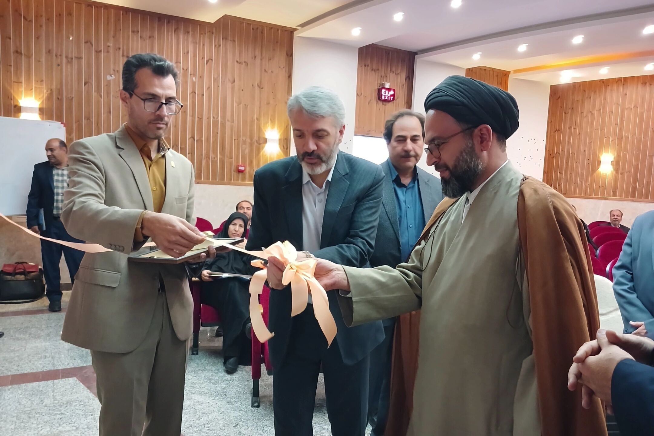 تجلیل از انجمن اولیا و مربیان برتر استان مرکزی در سطح کشوری