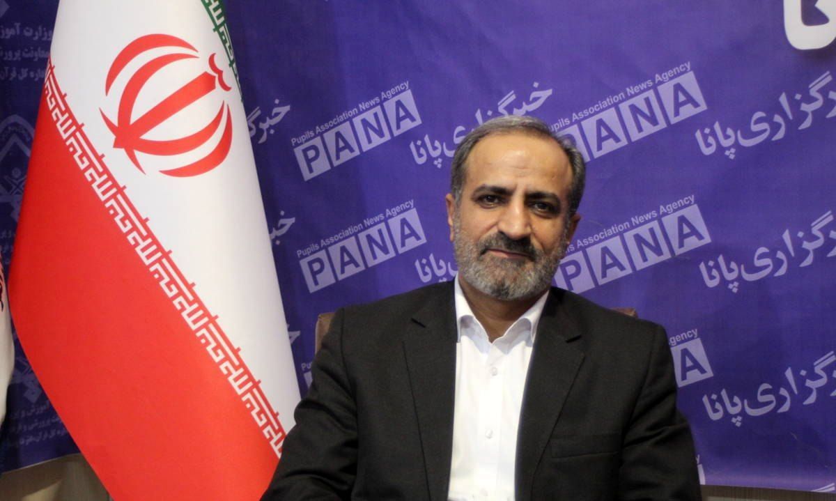 حفظ زبان فارسی در برابر هجوم واژگان بیگانه امری ضروری است