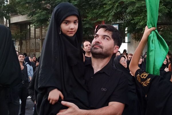 حضور پرشور کودکان و نوجوانان ورامینی در مراسم عزاداری روز عاشورا