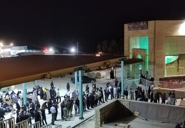 خدمت به زائرین مولا حسین ،خستگی نمیشناسد