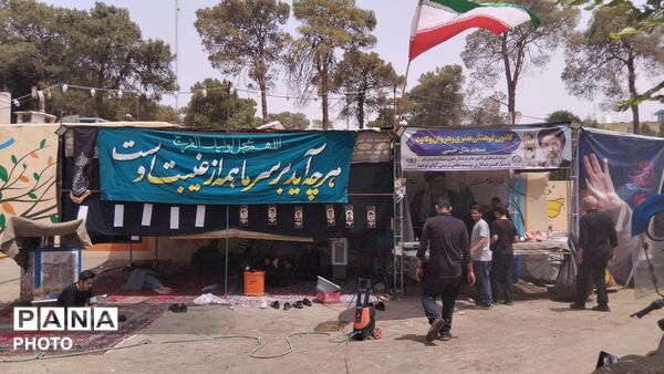 نسیم عشق در قم؛ میزبانی موکب ها از پیروان انقلاب
