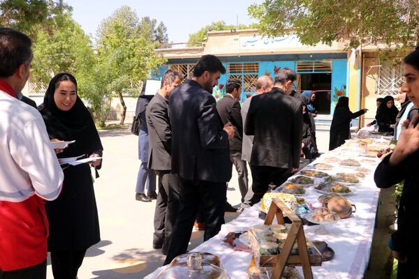 افتتاح نمایشگاه دست‌سازه در هنرستان دخترانه ثمین