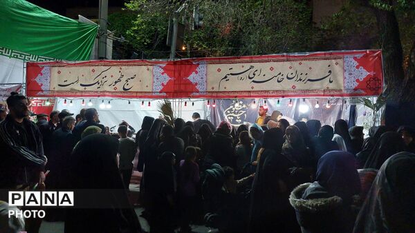 حضور فرهنگیان و دانش آموزان منطقه ۱۰ در مراسم چهلم شهدای جنگ رمضان در میدان بریانک
