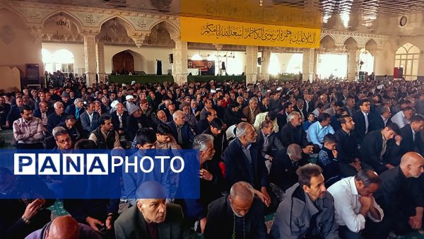 نماز جمعه این هفته شهرستان کاشمر همزمان با روز قدس برگزار شد 