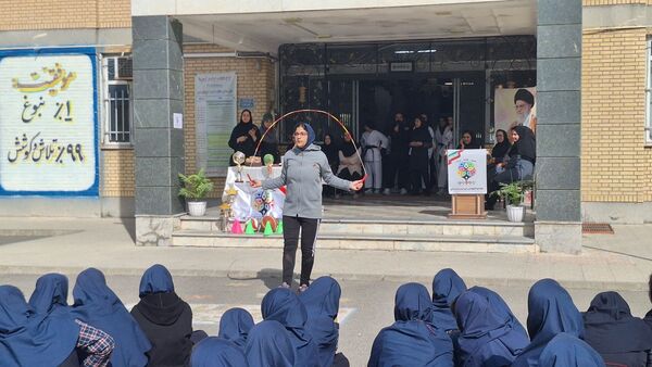 یک روز ورزشی در دبیرستان معراج تبریز