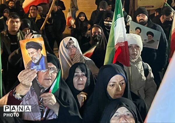 مردم فیروزکوه اجتماع امشب را در کنار دو مهمانانشان گذراندند