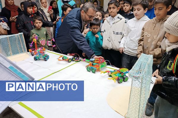 مسابقات رباتیک دانش‌آموزی به مناسبت هفته کانون ها 