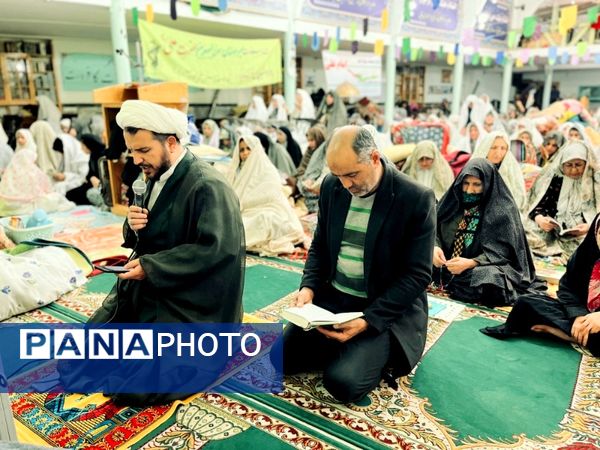 مراسم اعتکاف مادر دختری در مسجد صاحب الزمان آشخانه