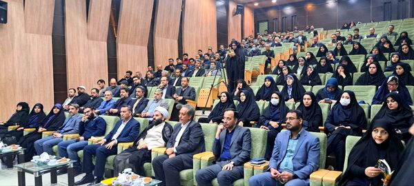 رونمایی از کتاب "اردک دیوانه" 