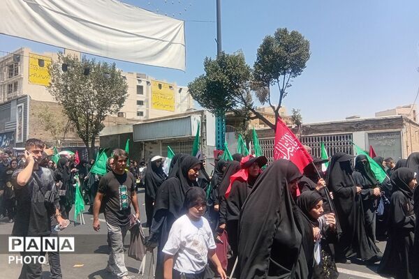 جاماندگان اربعین حسینی در مسیر قبله تهران
