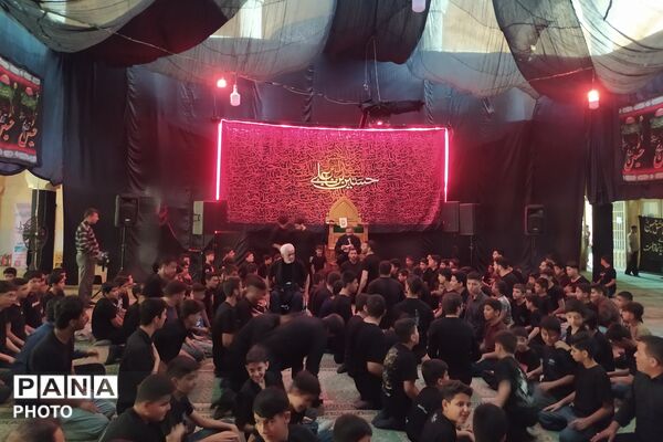 شور حسینی نوجوانان پیشتاز ارسنجانی در سوگواره «احلی من العسل»