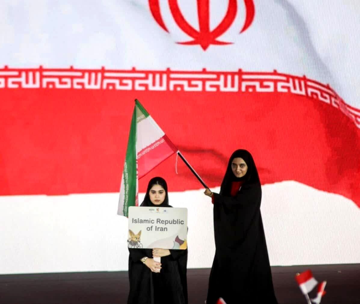 قهرمان پارالمپیک: جامعه ورزش در کنار مردم ایستاده است