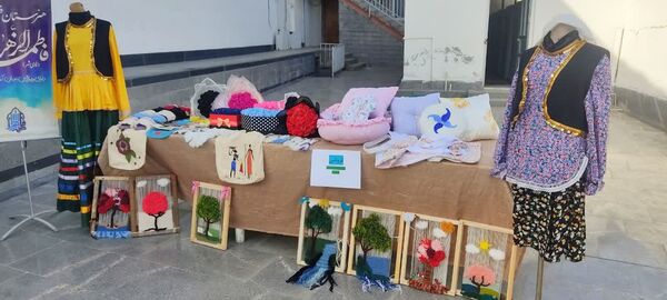 نمایشگاه هنرهای دستی دانش آموزان در بابلسر 
