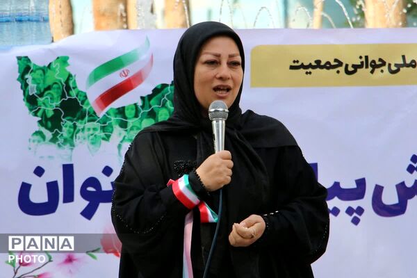 همایش پیاده‌روی بانوان قرچک؛ گامی برای خانواده سالم و ایران جوان