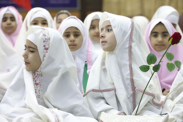 جشن تکلیف دختران در دفتر امام جمعه یزد