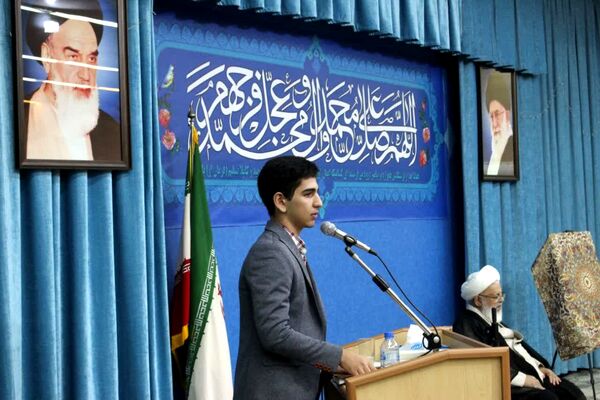 دیدار تشکل‌های دانش‌آموزی یزد با نماینده ولی‌فقیه در یزد