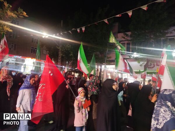 نمایش گوشه‌ای از قدرت و اقتدار  نظامی ایران در خیابان‌های رجایی شهر کرج