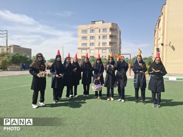 اجرای مسابقات ورزشی در دبیرستان پدران آسمانی 