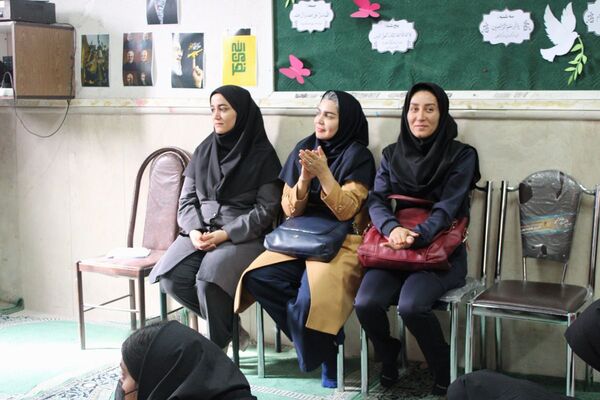 جشن و مولودی‌خوانی میلاد حضرت زهرا(س) در هنرستان آفرینش پردیس 