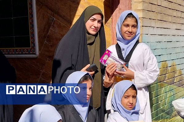 برگزاری نمایشگاه به مناسبت «هفته پدافند غیرعامل» در دبستان شهید مجید مجیدی ناحیه دو شهرری 