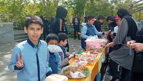 جشنواره غذا و صنایع دستی در دبستان امام حسن (ع) مصلی نژاد