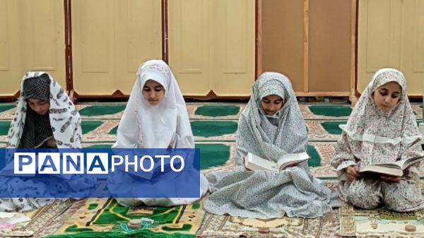 شور اعتکاف دختران و پسران بردسکن در یک صف معنوی