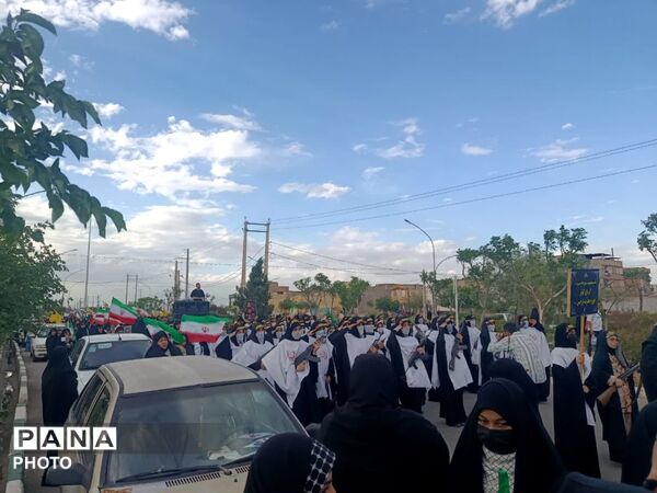 رژه «بانوان جان فدای ایران» در بلوار پیامبر اعظم قم
