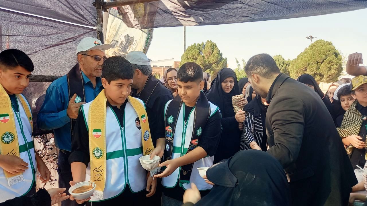 خدمت‌رسانی موکب سازمان دانش‌آموزی کهگیلویه و بویراحمد در پیاده‌روی جاماندگان اربعین