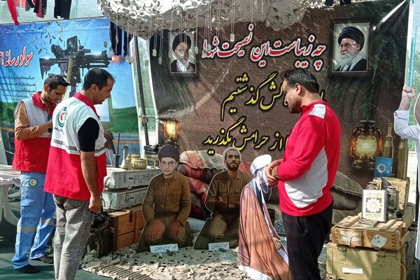 رژه اقتدار هلال‌احمری‌ها در شهرستان پیشوا به مناسبت هفته دفاع مقدس
