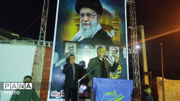 راهپیمایی شبانه در حمایت از نیروی‌های مسلح کشور 