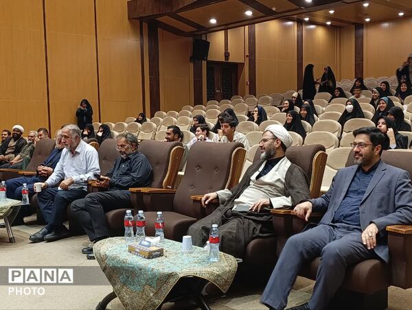 تقدیر از خبرنگاران نوجوان فعال حوزه ایثار و شهادت در قم