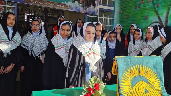 جشن حضور تا ظهور مدرسه شهید تقی پور ورزنه 