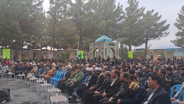  غبارروبی مزار شهدا در نیشابور 