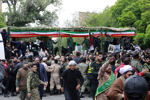 تشییع پیکر شهدای خدمت در تبریز