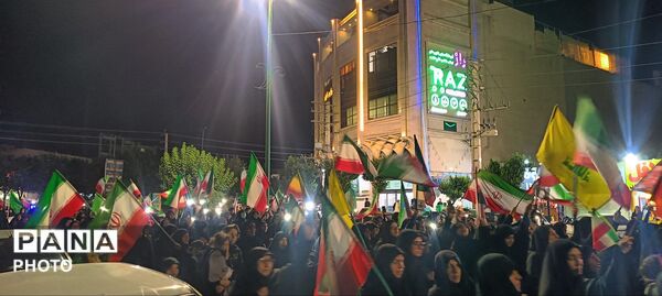 تداوم حضور مردم انقلابی در شب صد و بیستم از خروش مردمی