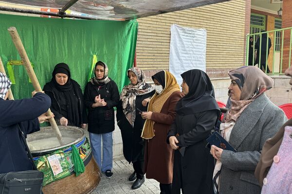 مراسم پخت سمنو در مدرسه حضرت ولیعصر(عج) ناحیه یک شهرری