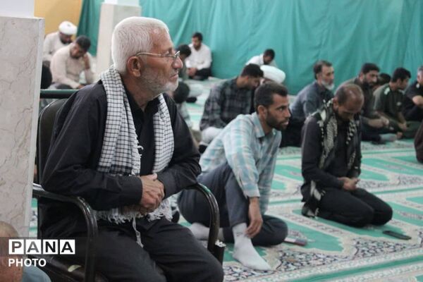 بشاگرد در قاب نماز جمعه