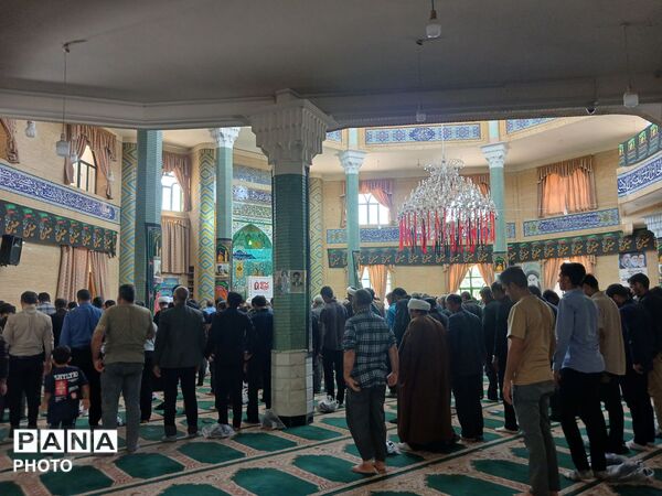 مصلای باخرز میزبان نمازگزاران ولایتمدار