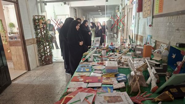 آیین نواختن زنگ پژوهش در دبستان پسرانه صدف ناحیه ۶