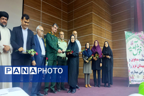 تجلیل از معلمان نمونه شهرستان گناوه