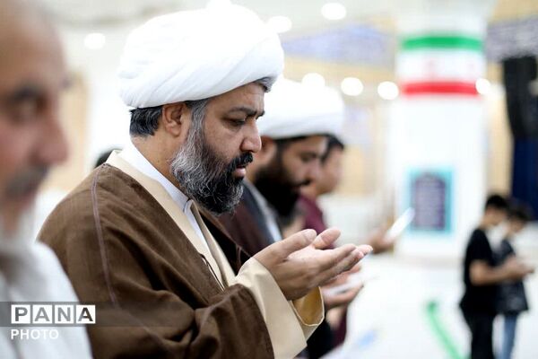 شکوه بندگی در نماز عید قربان باقرشهر 