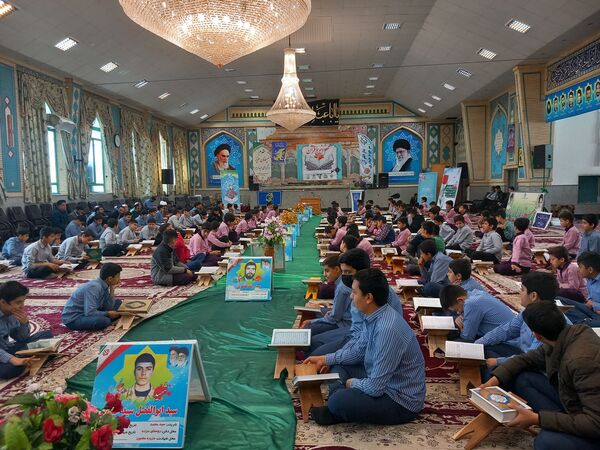 محفل انس با قرآن در تکیه ابوالفضلی مزده