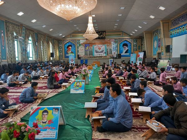 محفل انس با قرآن در تکیه ابوالفضلی مزده